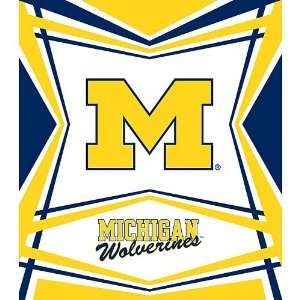    Michigan Wolverines Stretchable Book Cover
