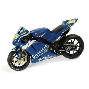   Valentino Rossi #46 Go!!!!! Yamaha YZR M1: 2005 MotoGP: Toys & Games