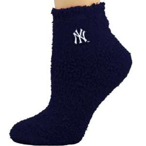   York Yankees Ladies Navy Blue Sleepsoft Ankle Socks: Sports & Outdoors