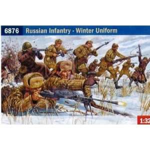 Russian Infantry in Winter Dress (16) 1 32 Italeri Toys & Games
