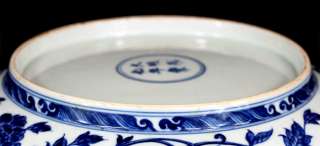 BEAUTIFUL BLUE AND WHITE PORCELAIN Plate  