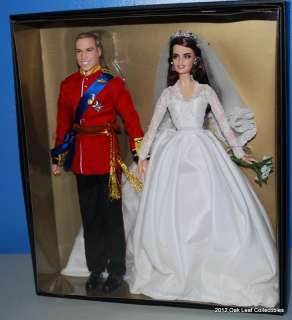 Prince William and Kate Middleton 2 doll Gift Set NRFB MINT  
