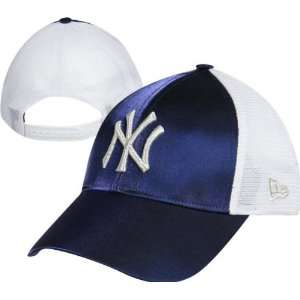  New York Yankees Womens Moonlight Adjustable Hat: Sports 