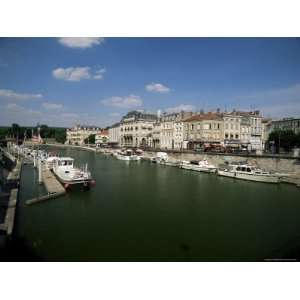 Verdun, River Meuse, Canal De LEst, Meuse, Lorraine, France Premium 