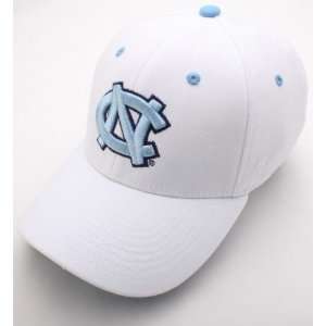  North Carolina Tar Heels Logo Flex Fit Hat (White) Sports 