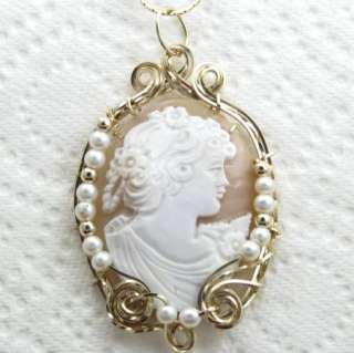 Exquisite Hand Carved Shell Cameo Pendant 14K Rolled Gold Freshwater 