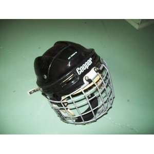  Cooper HH 3000 M hockey helmet with face mask/guard   size 