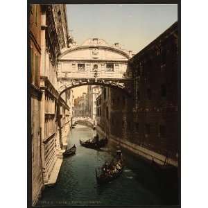  The Bridge of Sighs, Venice, Italy: Home & Kitchen