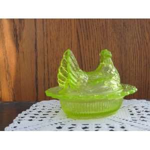  6 Hen on Lacy Nest 2 Piece Covered Dish Vaseline Glass 