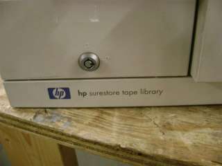 HP surestore tape library Ultrium LTO 1 C9521 67970  
