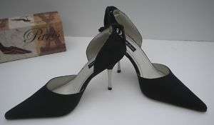 NIB BLACK Pump with GOLD heel and bow tie on back  
