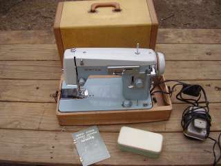 Vintage White Zig Zag Sewing Machine With Case.  