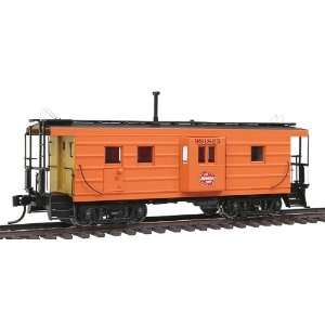   Side Caboose w/Oil Stove Ready to Run Milwaukee #991825: Toys & Games